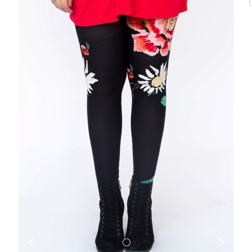 Vintage Bloom on Black (953)